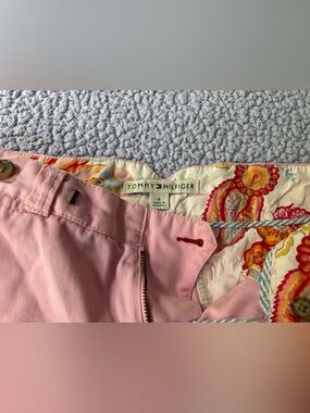 Tommy Hilfiger Light Pink Shorts with Floral Print Lining